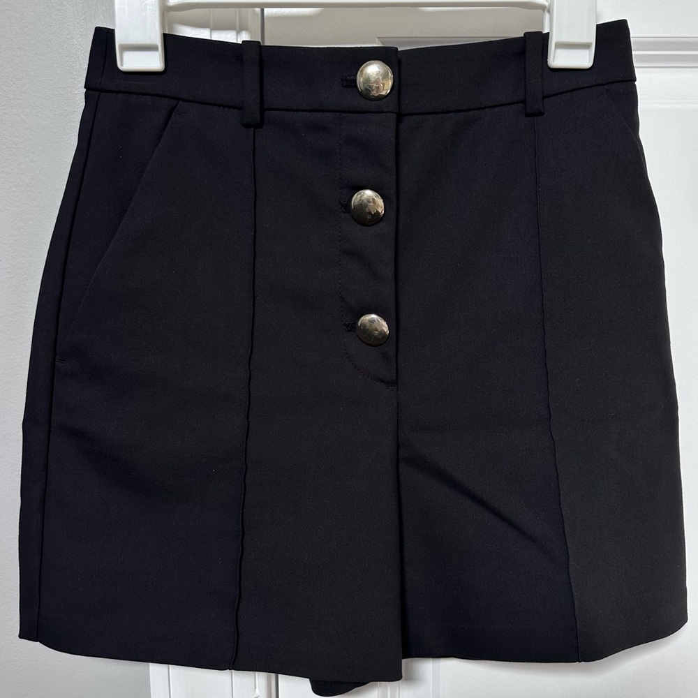 Zara Black Button-Front Short with Belt Loops size S